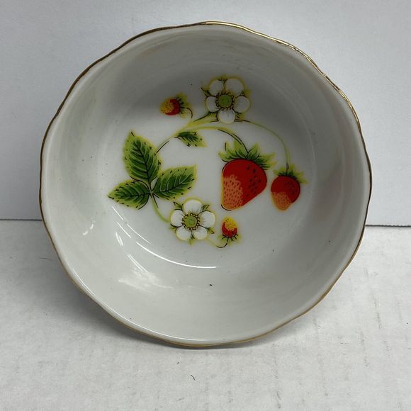 John Wagner & Sons Strawberry Basket Weave Small Bowl Ivyland PA Japan Trinket - Picture 2 of 9